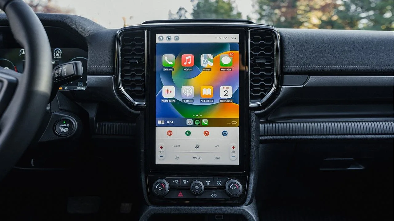 Pantalla de 12” con SYNC® 4 compatible con Apple CarPlay & Android Auto